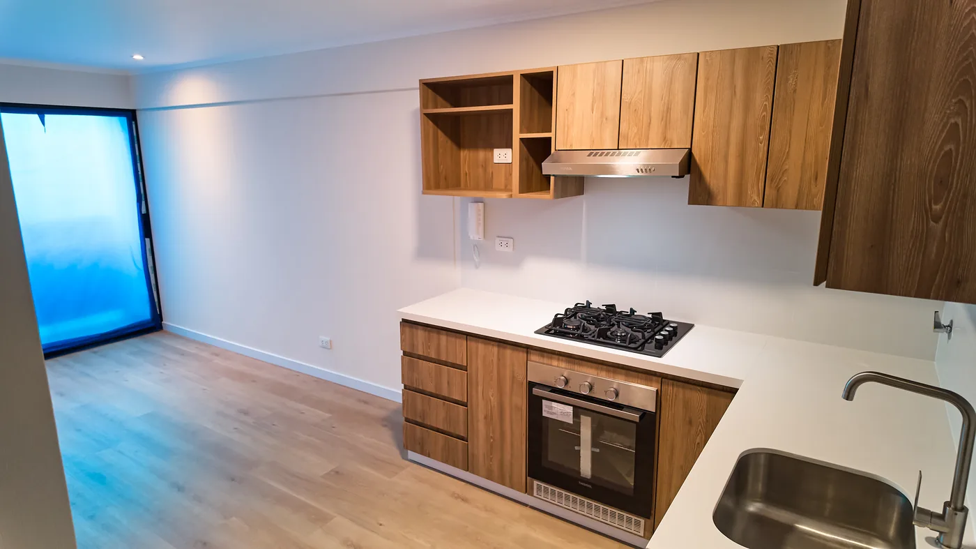 Dormitorio con ventana